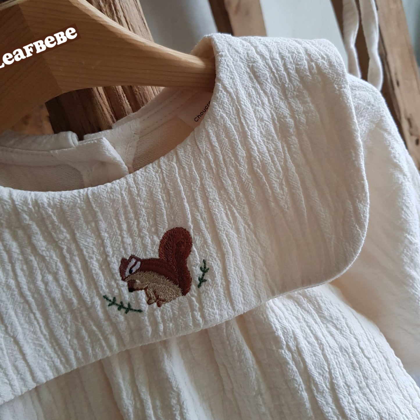 Made in Korea | Squirrel embroidered off-white reverse collar butt bag | [KS05][018]