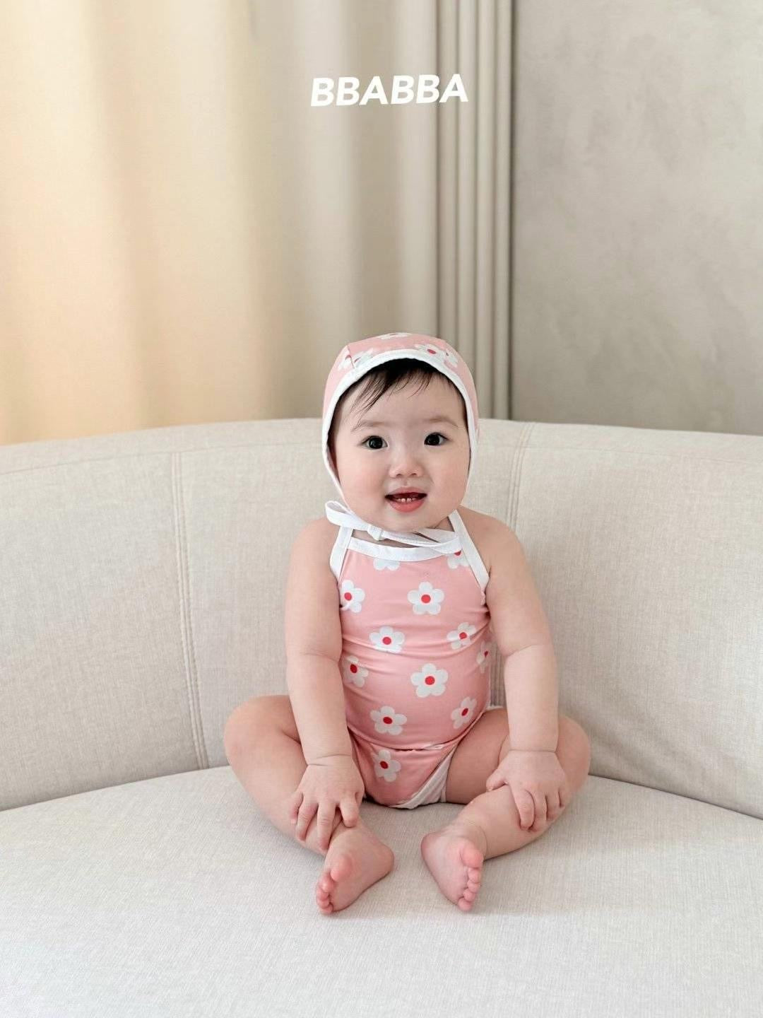 Made in Korea | Floral halter swimsuit with strappy swim cap | [KS26][056]