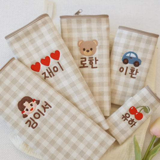 [5/8截單]客製化刺繡格紋防水拉鏈袋(下單備注文字及圖案)
