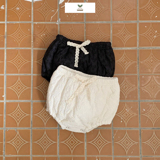 Made in Korea | Embroidered dark flower bow-covered shorts | [KS08][109]